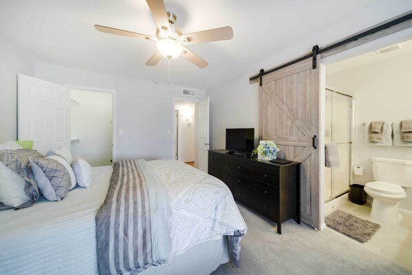 House (3 Bedrooms) | Interior