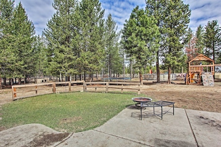 House (3 Bedrooms) | Interior. La Pine Hideaway Near Deschutes National Forest!
