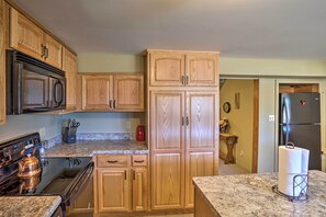 House (4 Bedrooms) | Interior