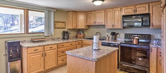 Hill City Hideaway Near Mt Rushmore & Hiking