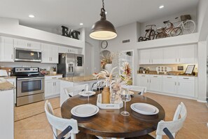 House (4 Bedrooms) | Interior - Maricopa Home <1 Mile to The Duke Golf Course! (Maricopa)