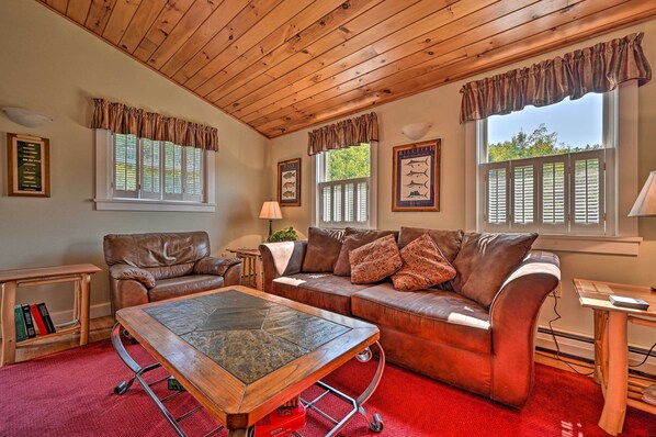 Apartment (2 Bedrooms) | Interior - Cozy Apt w/ Hot Tub & Deck, 10 Mi to Stowe Resort! (Stowe)