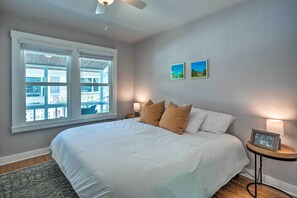 Interior - Walk to Main St: Historic Cottage in Sutter Creek (Sutter Creek)