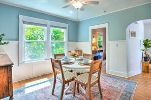 Interior - Walk to Main St: Historic Cottage in Sutter Creek (Sutter Creek)