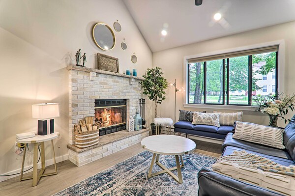 Lake & Pool Access: Home Near Tobyhanna State Park - Tobyhanna, PA