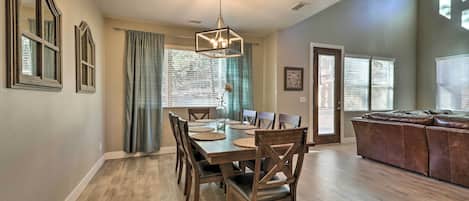 House (4 Bedrooms) | Interior