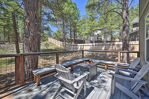 Family Home w/ Deck, 3 Mi to Downtown Flagstaff!