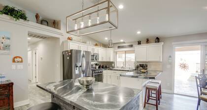 4 Mi to Lake Havasu: Home w/ Views, Pool & Spa