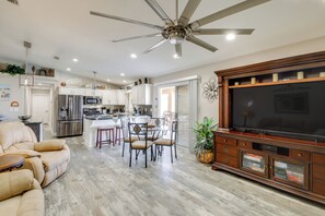 House (3 Bedrooms) | Interior