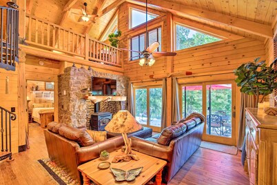 Luxury Mountain Cabin w/ Furnished Deck + Views!