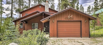 2 Mi to Grand Lake: Cabin w/ Fireplace & Library!