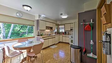 House (4 Bedrooms) | Bahagian dalam