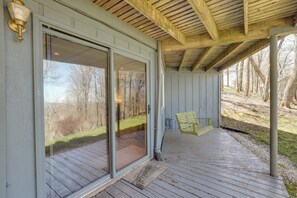 House (2 Bedrooms) | Interior - Mountaintop Mars Hill Cabin w/ Wraparound Deck! (Mars Hill)