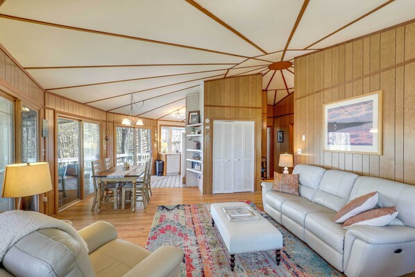 House (2 Bedrooms) | Front of property