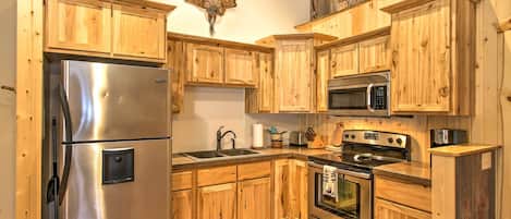 House (2 Bedrooms) | Interior