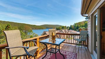 Apartment (2 Bedrooms) | Front of property