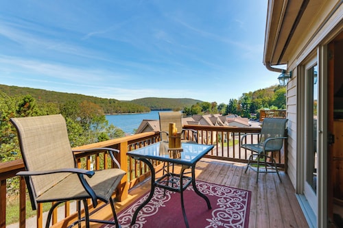 Deep Creek Lake Townhome w/ Deck & Water Views