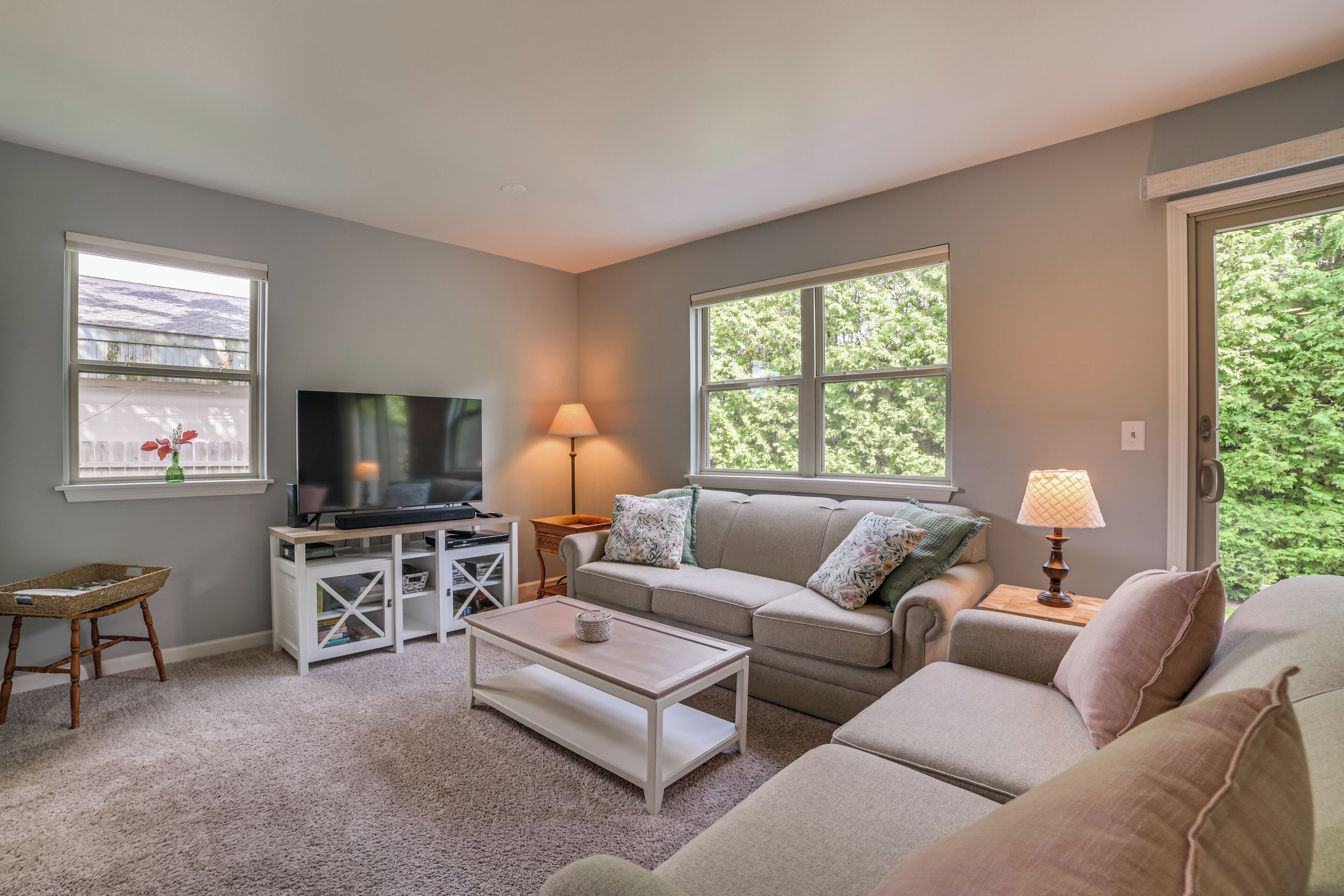 Apartment (3 Bedrooms) | Front of property