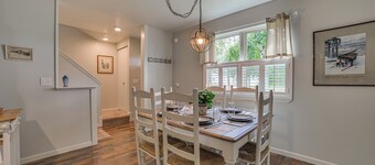 Harbor Springs Winter Retreat ~ 6 Mi to Skiing!