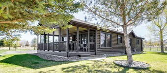 Serene Yellowstone Country Retreat w/ Deck & Views