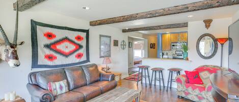 Apartment (2 Bedrooms) | Living area | TV, fireplace