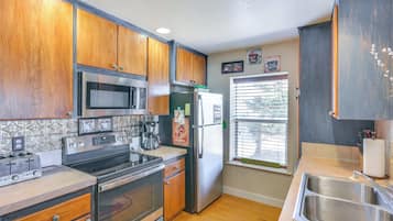 ุงูู
ูุดุฃุฉ ู
ู ุงูุฏุงุฎู