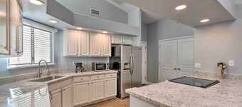 6 Mi to Downtown: Condo w/ Patio in Tempe!