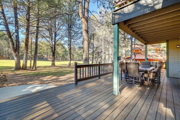 Interior - 4 Mi to Woodland Lake: 2-story Home w/ Grill (Pinetop)