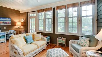 Cottage (2 Bedrooms) | Interior