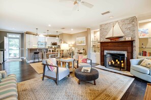 Cottage (2 Bedrooms) | Interior - Charming Cottage Near Golf Courses & Marsh Walk! (Murrells Inlet)