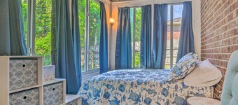 Home 10 Mi to Downtown Pensacola: Pets Welcome!