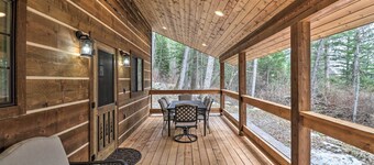 Cozy Homestead Cabin at Base of Columbia Mountain!