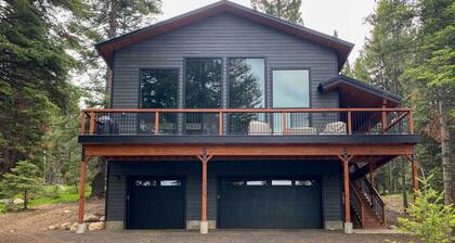 Sled Hill & Hot Tub Access: Mccall Family Cabin!