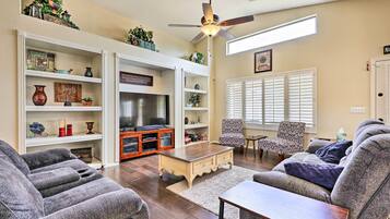 House (3 Bedrooms) | Interior