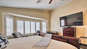 Unclassified image, 4 of 12, button - Bbq-ready Oasis Near Golfing + Surprise Stadium! (Surprise)