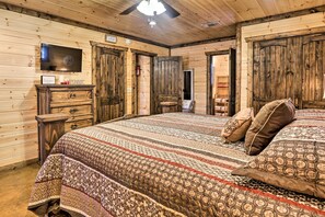 Interior - 'the Breeze' - Broken Bow Cabin w/ Hot Tub & Deck! (Broken Bow)