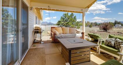 Flagstaff Home w/ Hot Tub & Mountain Views