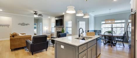 House (3 Bedrooms) | Interior