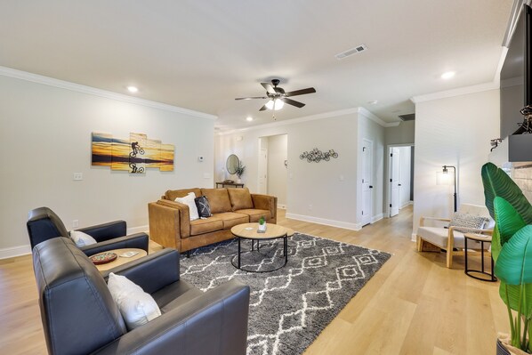 House (3 Bedrooms) | Interior
