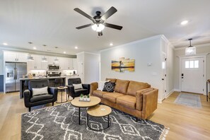House (3 Bedrooms) | Interior