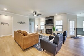 House (3 Bedrooms) | Interior
