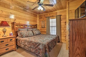 House (4 Bedrooms) | Interior - 1 Mi to Dollywood: Quiet Cabin w/ Hot Tub! (Sevierville)