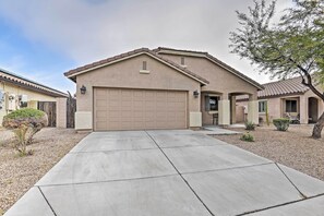 Exterior - West Phoenix Home: Hike, Dine & Golf Nearby! (Buckeye)