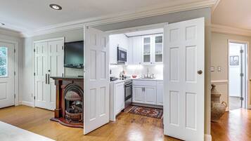 Apartment (1 Bedroom) | Interior