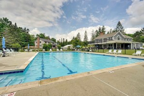 Apartment (2 Bedrooms) | Interior - Bromley Mountain Escape w/ 2 Balconies: Hike & Ski (Peru)