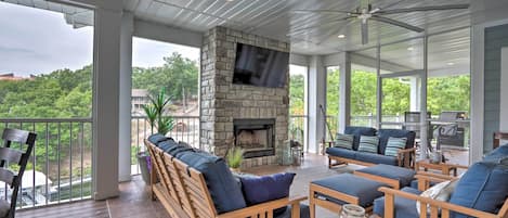 House (6 Bedrooms) | Interior