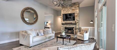 House (6 Bedrooms) | Interior