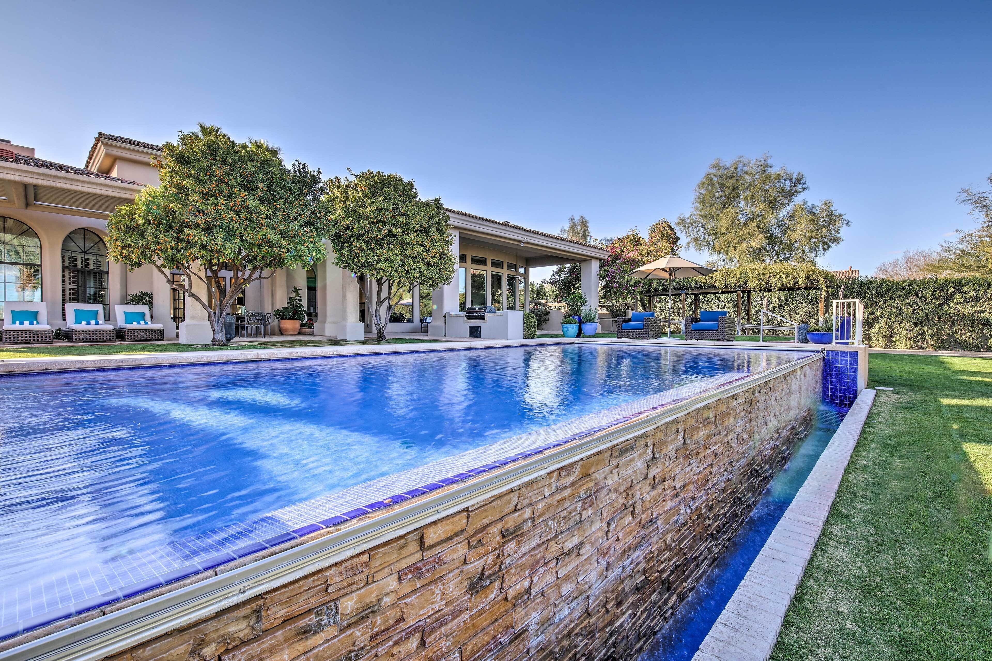 House (5 Bedrooms) | Interior