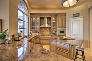 House (5 Bedrooms) | Interior - Lavish Paradise Valley Home w/ Sports Court & Pool (Paradise Valley)