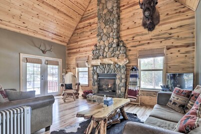 Fire Pit + Game Room: Heber-overgaard Cabin!